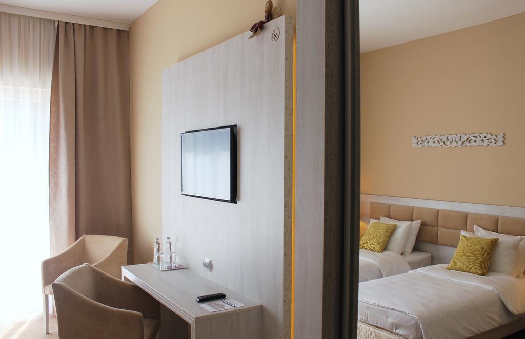 Hotel Legnicki & Restauracja ليجنيكا المظهر الخارجي الصورة