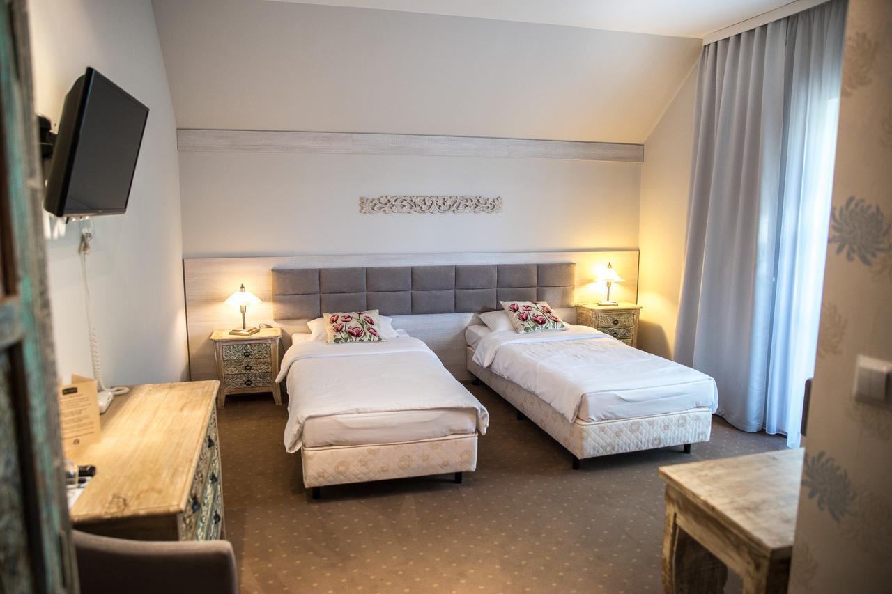 Hotel Legnicki & Restauracja ليجنيكا المظهر الخارجي الصورة